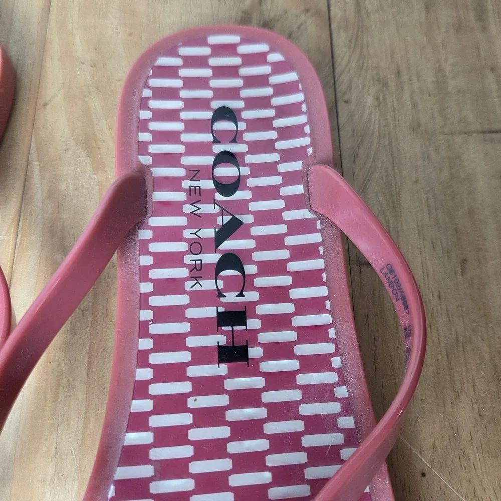 Coach Pink Jelly Flip Flops Sandals Size 8B Bow Gold Logo Thong Beach Shoes